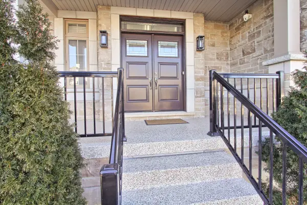 121 Hutchinson DR, New Tecumseth, ON L9R 0P6