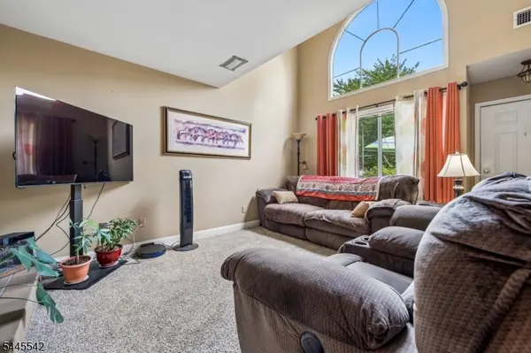 92 Ashley Ct, Bedminster Twp., NJ 07921