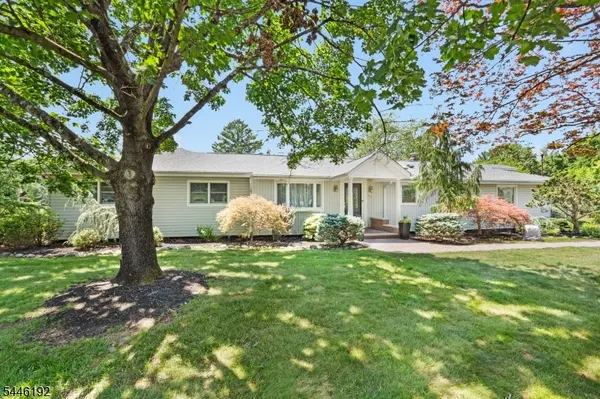 216 Glen Crest Dr, Branchburg Twp., NJ 08853