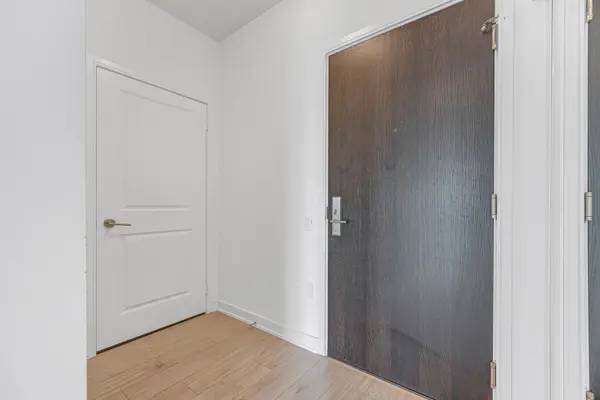 8 Nahani WAY #3320, Mississauga, ON L4Z 0C6