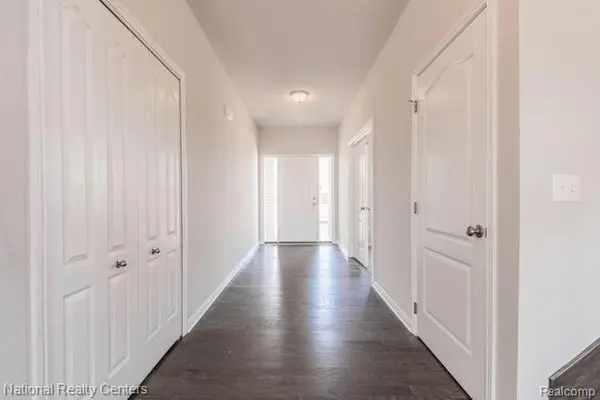 10409 Valley DR, Goodrich Village, MI 48438