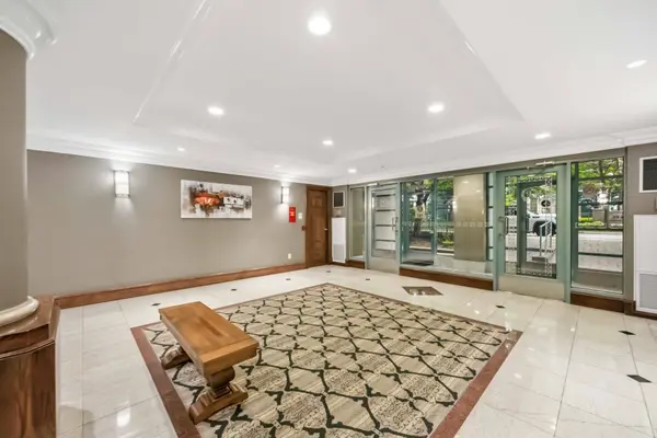 8 Pemberton AVE #408, Toronto C14, ON M2M 4K8