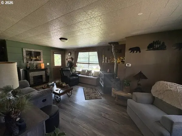 138647 RHODODENDRON ST, Gilchrist, OR 97737
