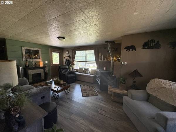 138647 RHODODENDRON ST, Gilchrist, OR 97737