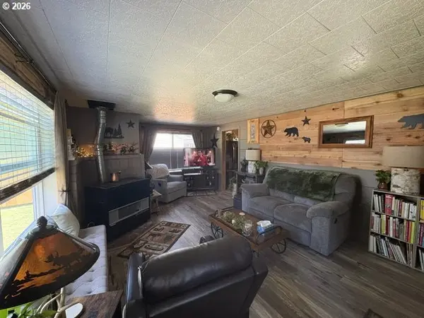 138647 RHODODENDRON ST, Gilchrist, OR 97737