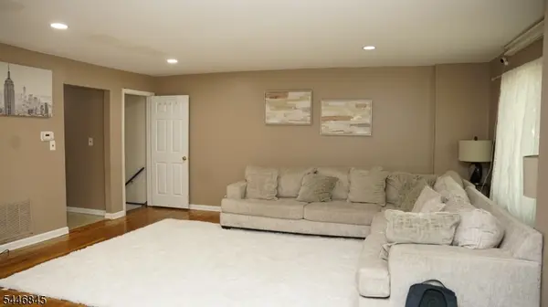 118 Devonshire Ct, Hillsborough Twp., NJ 08844