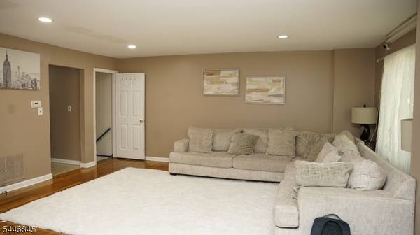 118 Devonshire Ct, Hillsborough Twp., NJ 08844
