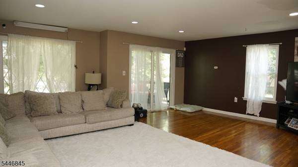 118 Devonshire Ct, Hillsborough Twp., NJ 08844