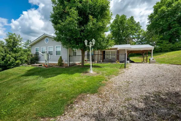 350 Sanders Dr, Gallipolis, OH 45631