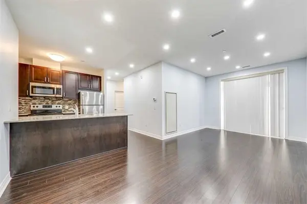 7325 Markham RD #207, Markham, ON L3S 3J9