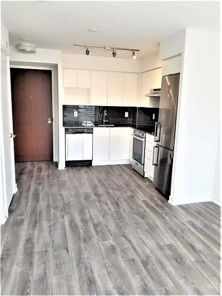 120 Varna DR #525, Toronto C04, ON M6A 0B3