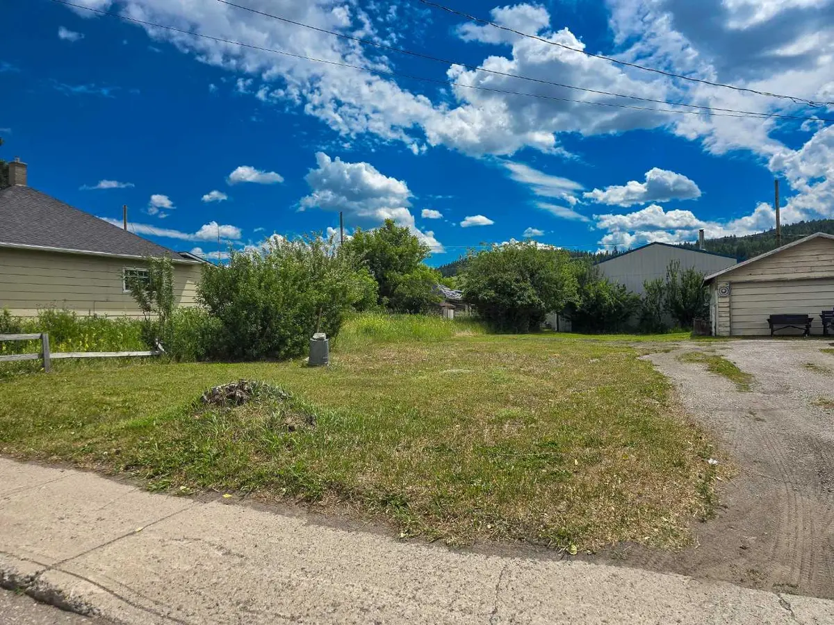 7518 18 AVE, Coleman, AB T0K 0M0