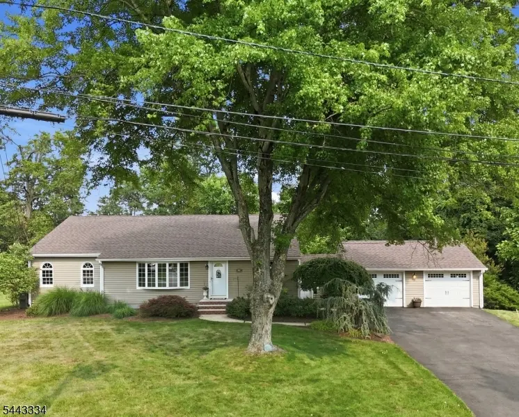 15 Deerhead Dr, Bridgewater Twp., NJ 08807