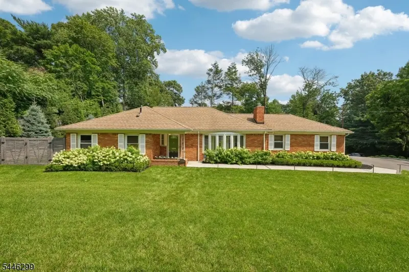 1625 Nottingham Way, Mountainside Boro, NJ 07092