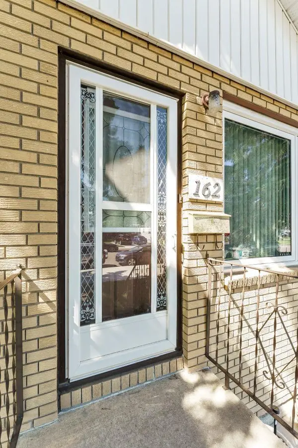 162 2 ST NE, Medicine Hat, AB T1A5K9