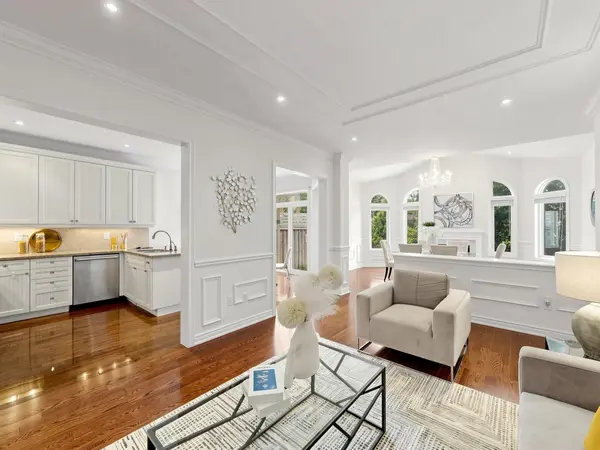 2449 Kwinter RD, Oakville, ON L6M 0K6