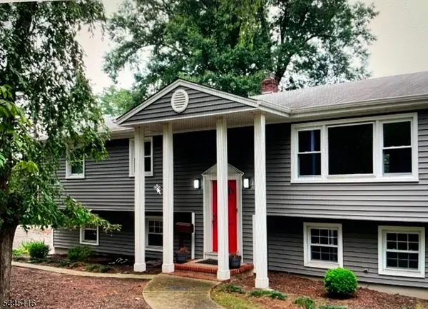 1 Tudor Ter, Livingston Twp., NJ 07039