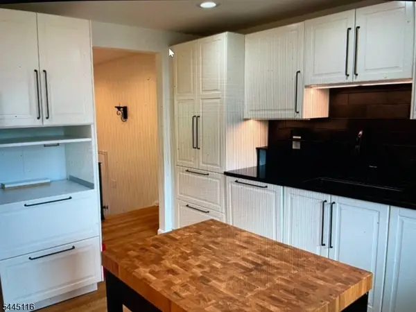 1 Tudor Ter, Livingston Twp., NJ 07039