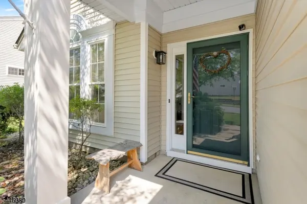 46 Kensington Cir, White Twp., NJ 07823