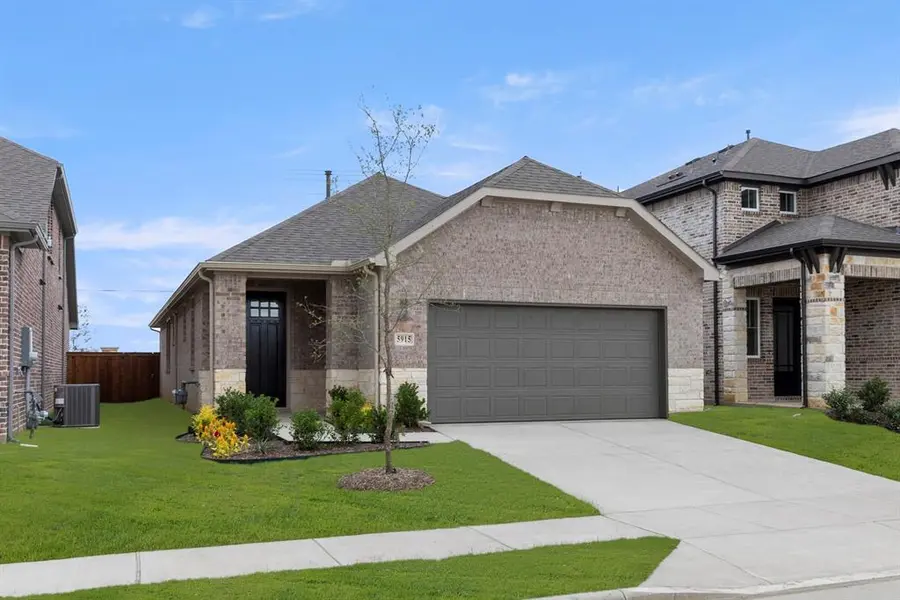5915 Laurel Lake Lane, Pilot Point, TX 76258