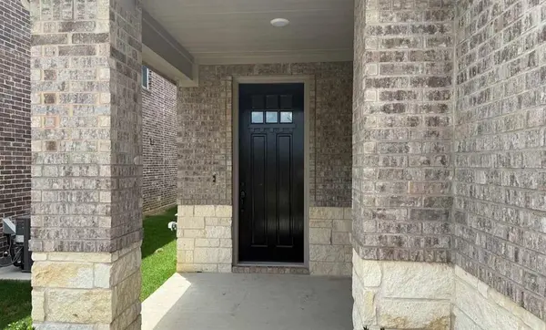 5915 Laurel Lake Lane, Pilot Point, TX 76258