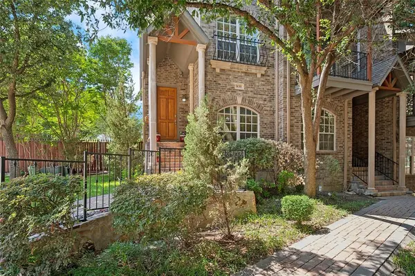 835 Rockingham Drive, Irving, TX 75063