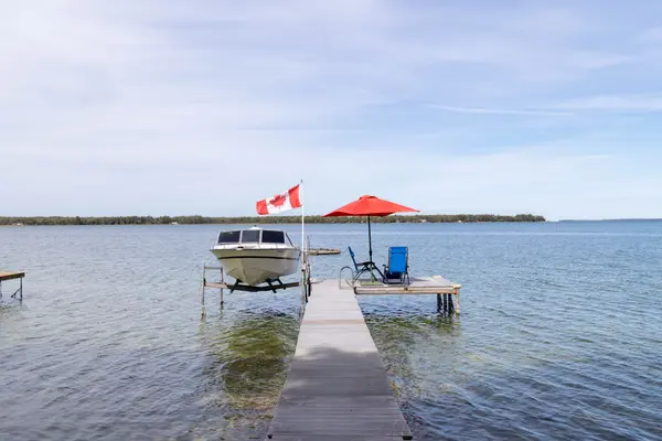 122 Blue Heron DR, Georgina, ON L0E 1N0