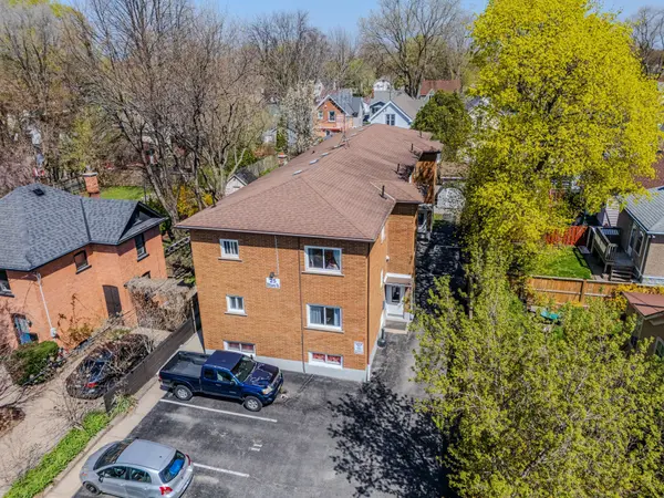 25 Ottawa ST, St. Catharines, ON L2R 1Z1