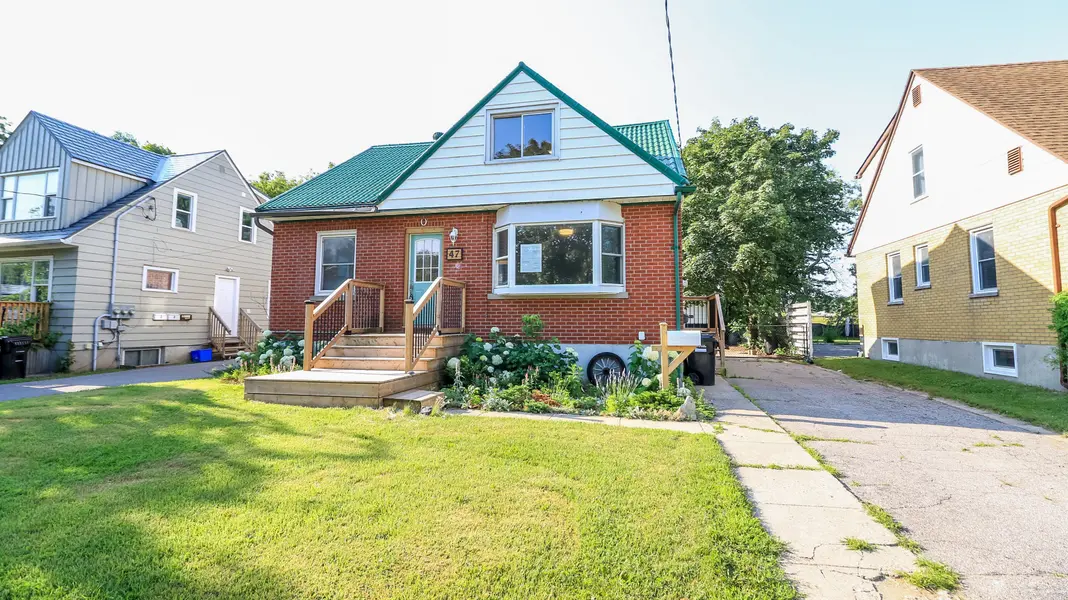 47 Campbell AVE, Barrie, ON L4N 2T2