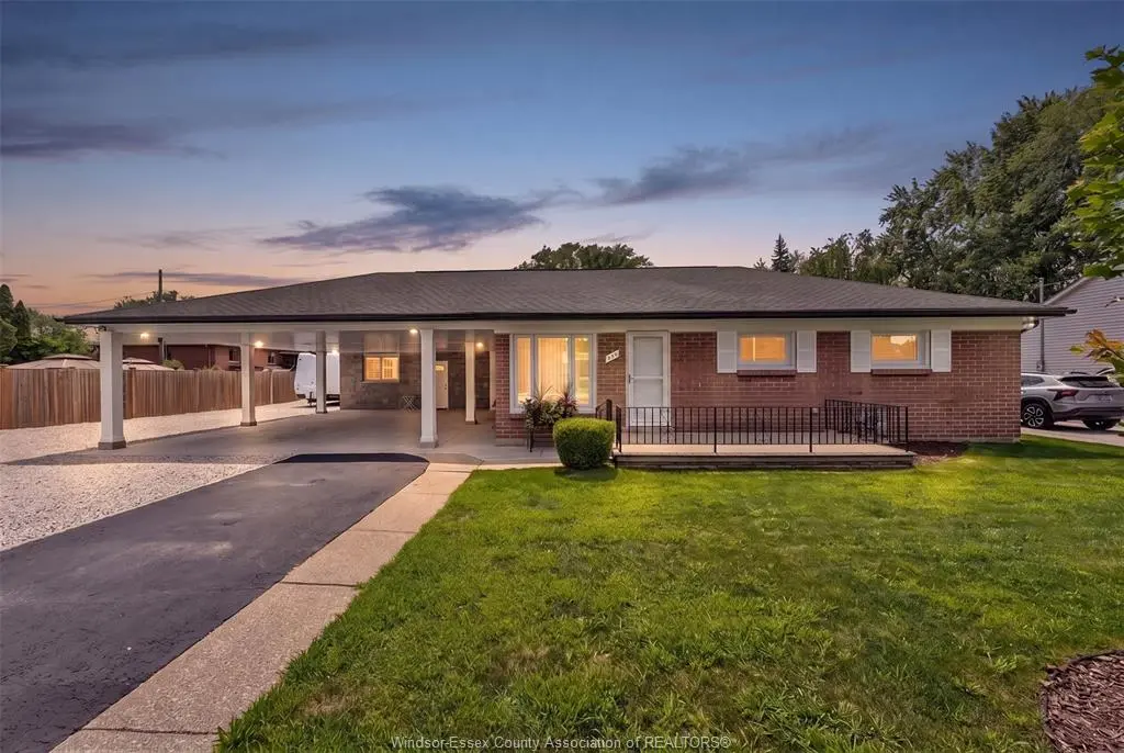 350 MAPLE Avenue, Lasalle, ON N9J 1P2