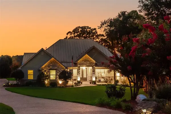 24060 Red Azalea, Lindale, TX 75771
