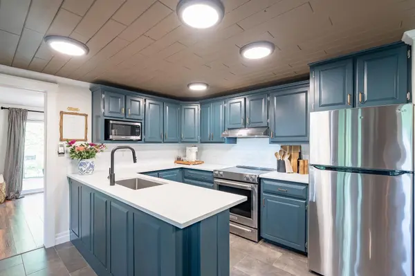 49 Huronwoods DR, Oro-medonte, ON L0K 1E0