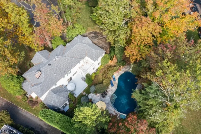68 Harvey Dr, Millburn Twp., NJ 07078