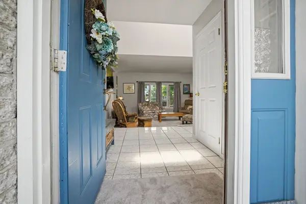51 Elizabeth ST, Frontenac Islands, ON K0H 2Y0