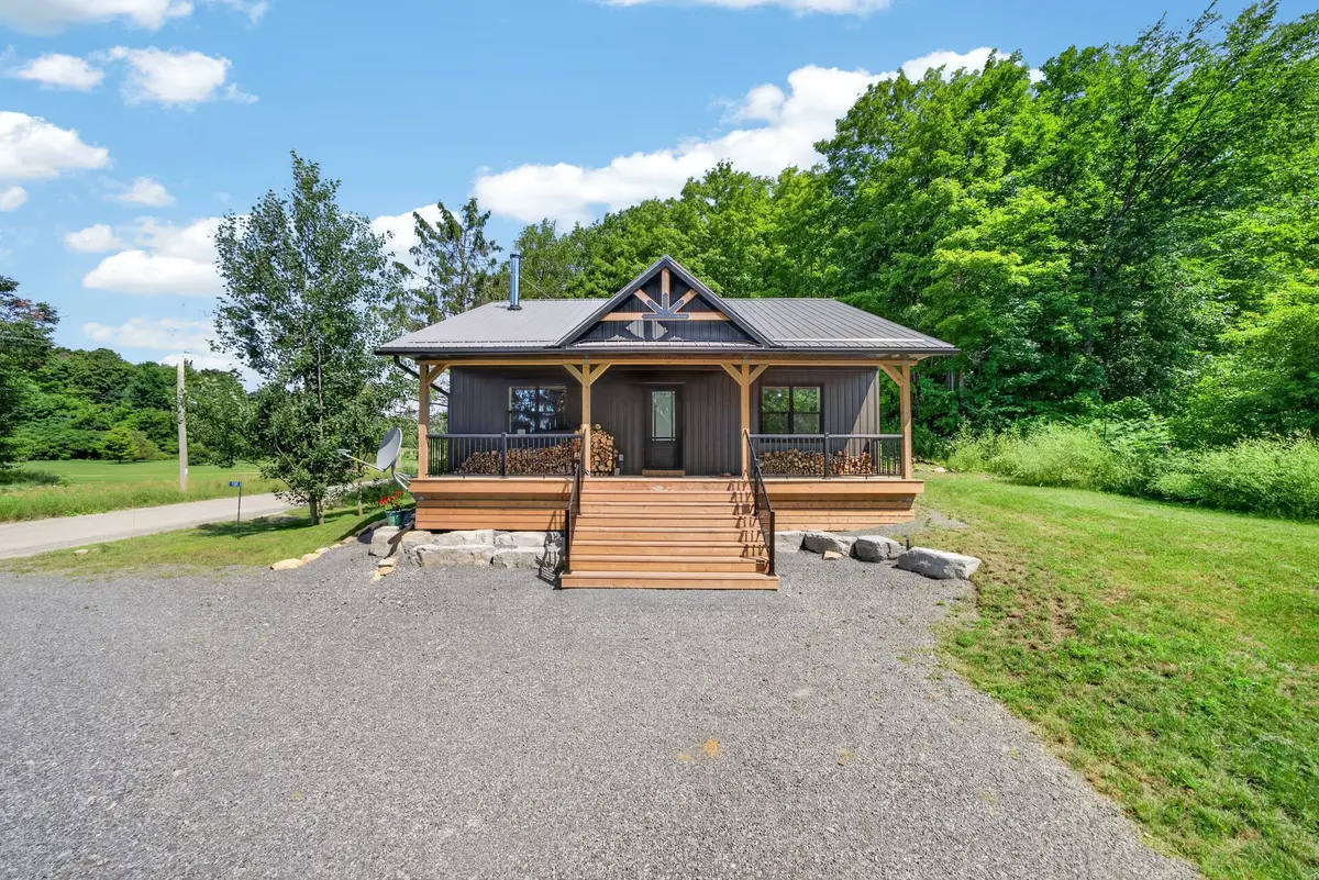 106 Long Point RD, Leeds And The Thousand Islands, ON K0E 1N0