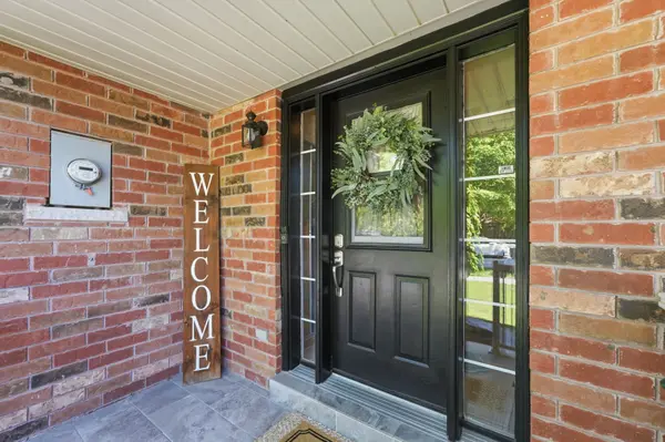 3 Battenberg CT, East Gwillimbury, ON L0G 1M0