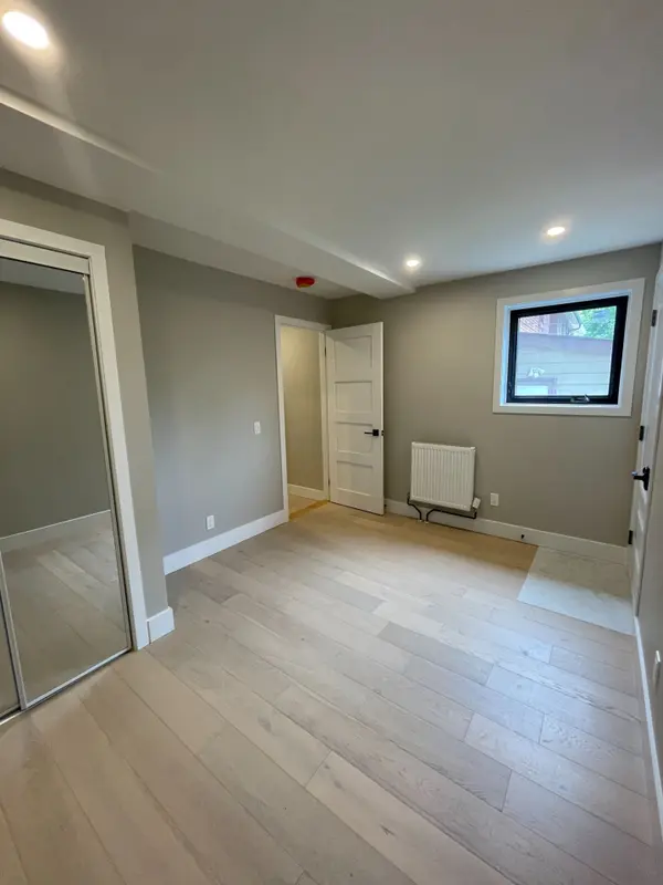 416 Christie ST #1, Toronto C02, ON M6G 3C6