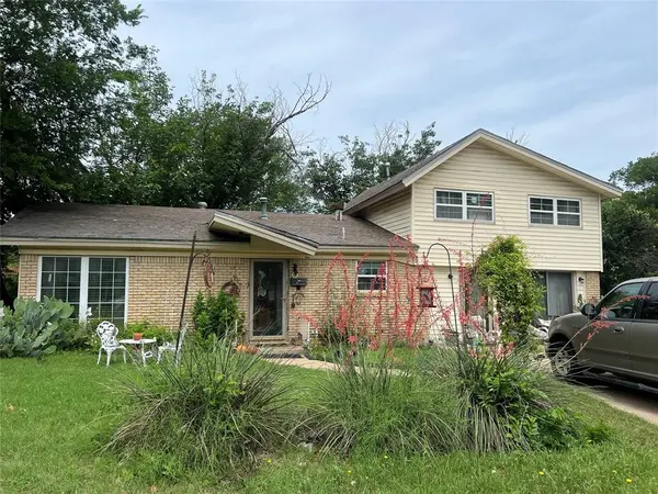 5001 Caroldean Court, Haltom City, TX 76117