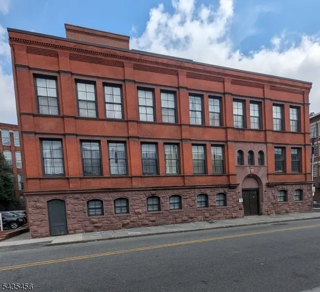 19 Market #405, Paterson City, NJ 07501