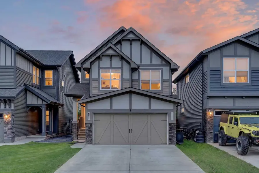 51 Buckskin WAY, Cochrane, AB T4C 2P1