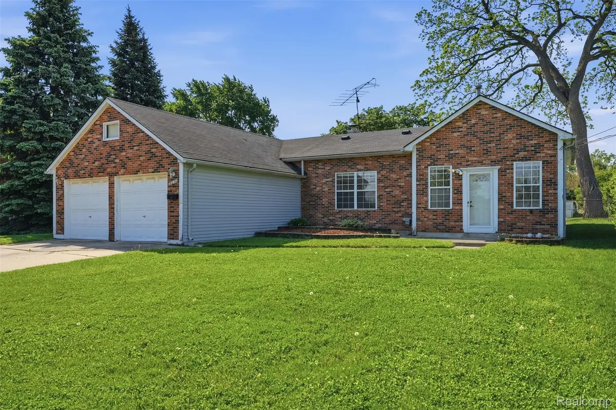 5634 Chicago RD, Warren, MI 48092