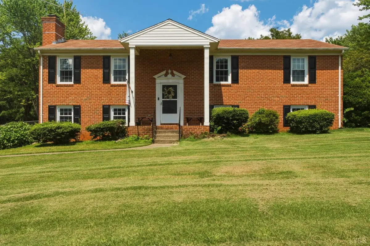 3745 Horseshoe RD, Appomattox, VA 24522