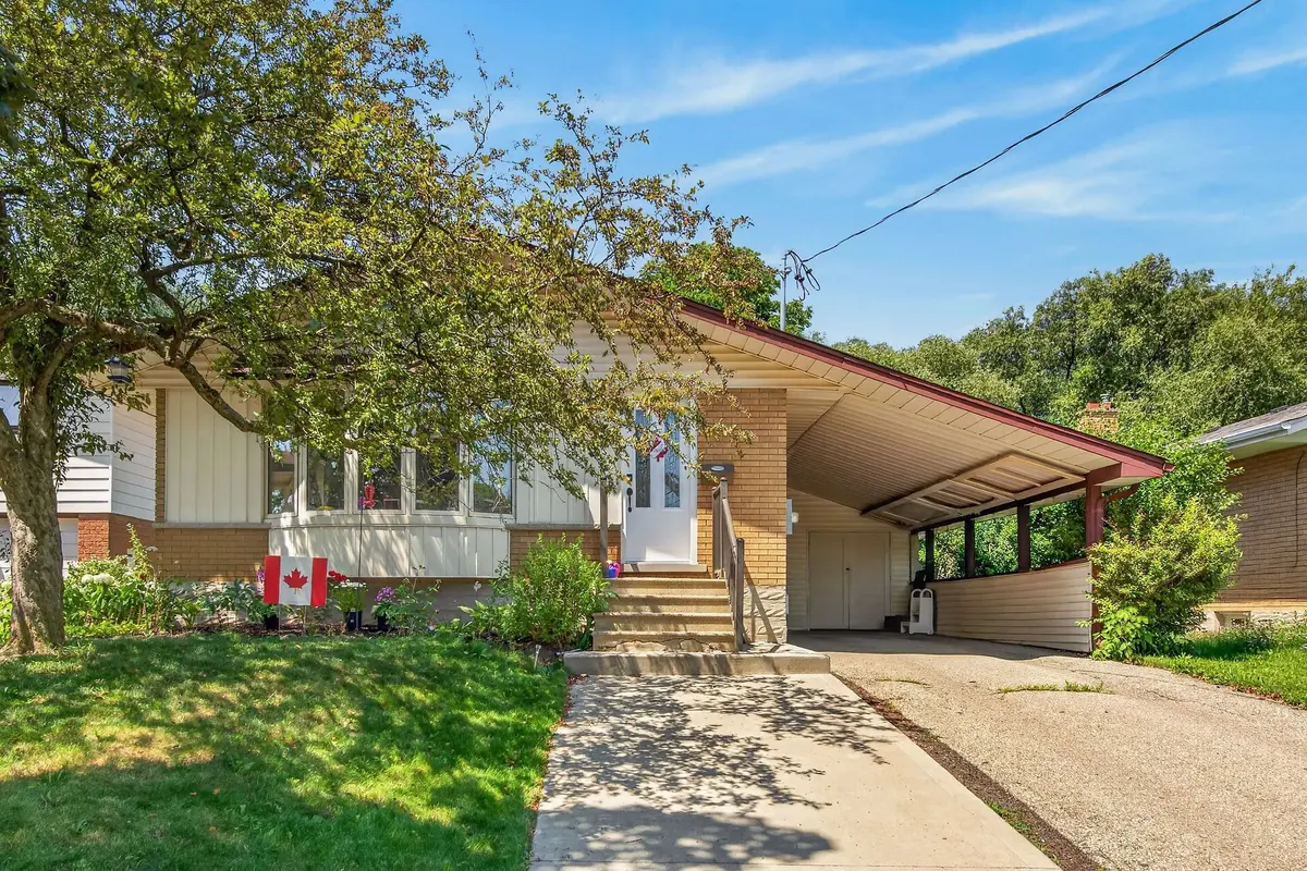 33 Ruskview RD, Kitchener, ON N2M 4S1