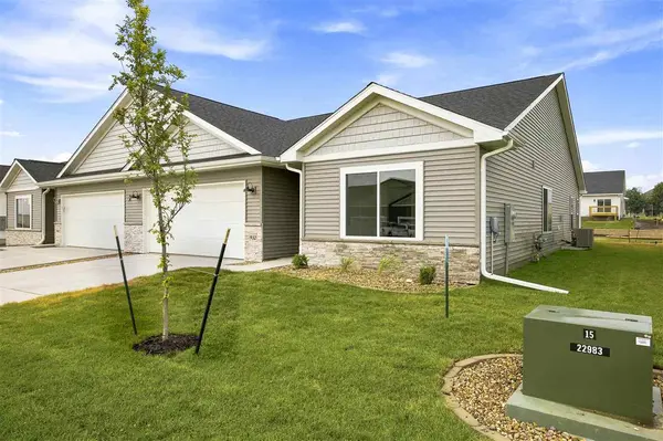924 Eisenhower Blvd, North Liberty, IA 52317