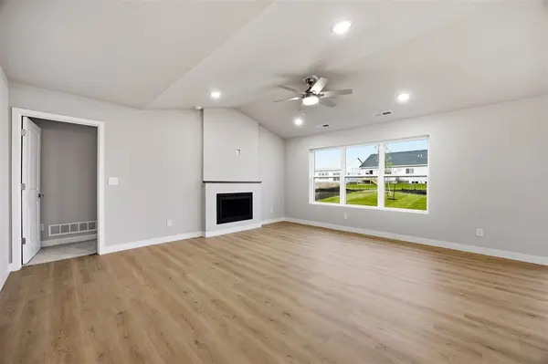 934 Eisenhower Blvd, North Liberty, IA 52317