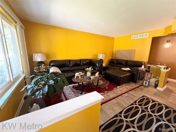 31113 7 Mile RD, Livonia, MI 48152