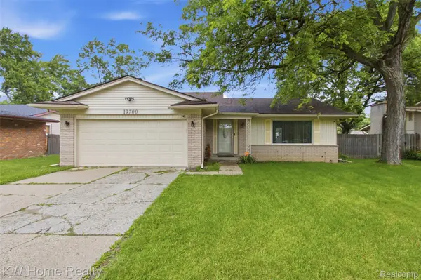 19700 Northbrook DR, Southfield, MI 48076