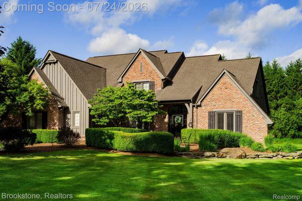 7768 Somerhill LN, Springfield Charter Township, MI 48348