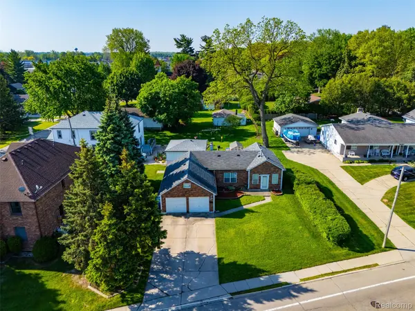 5634 Chicago RD, Warren, MI 48092