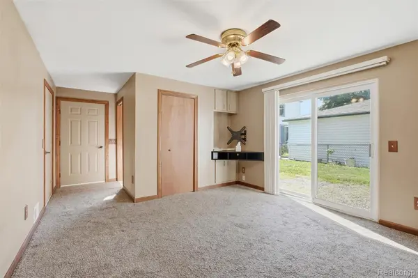 5634 Chicago RD, Warren, MI 48092
